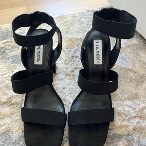 Brand new size 8 Steve Madden Block heel with elastic straps